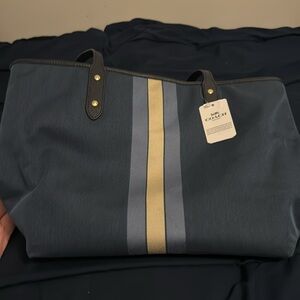 Coach Purse (NWT) w/coach bag authentic. GD/Midnight Blue Navy